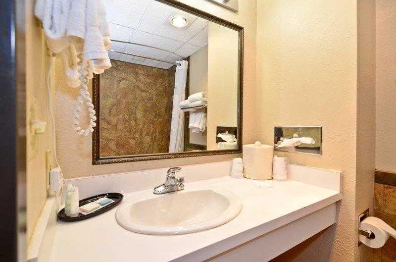 Revel Hotel Minot - Surestay Collection By Best Western المظهر الخارجي الصورة