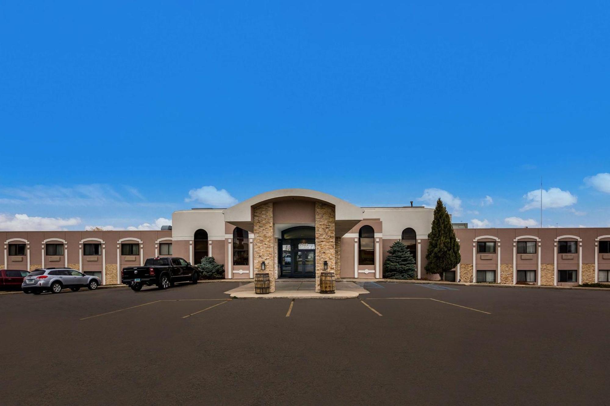 Revel Hotel Minot - Surestay Collection By Best Western المظهر الخارجي الصورة