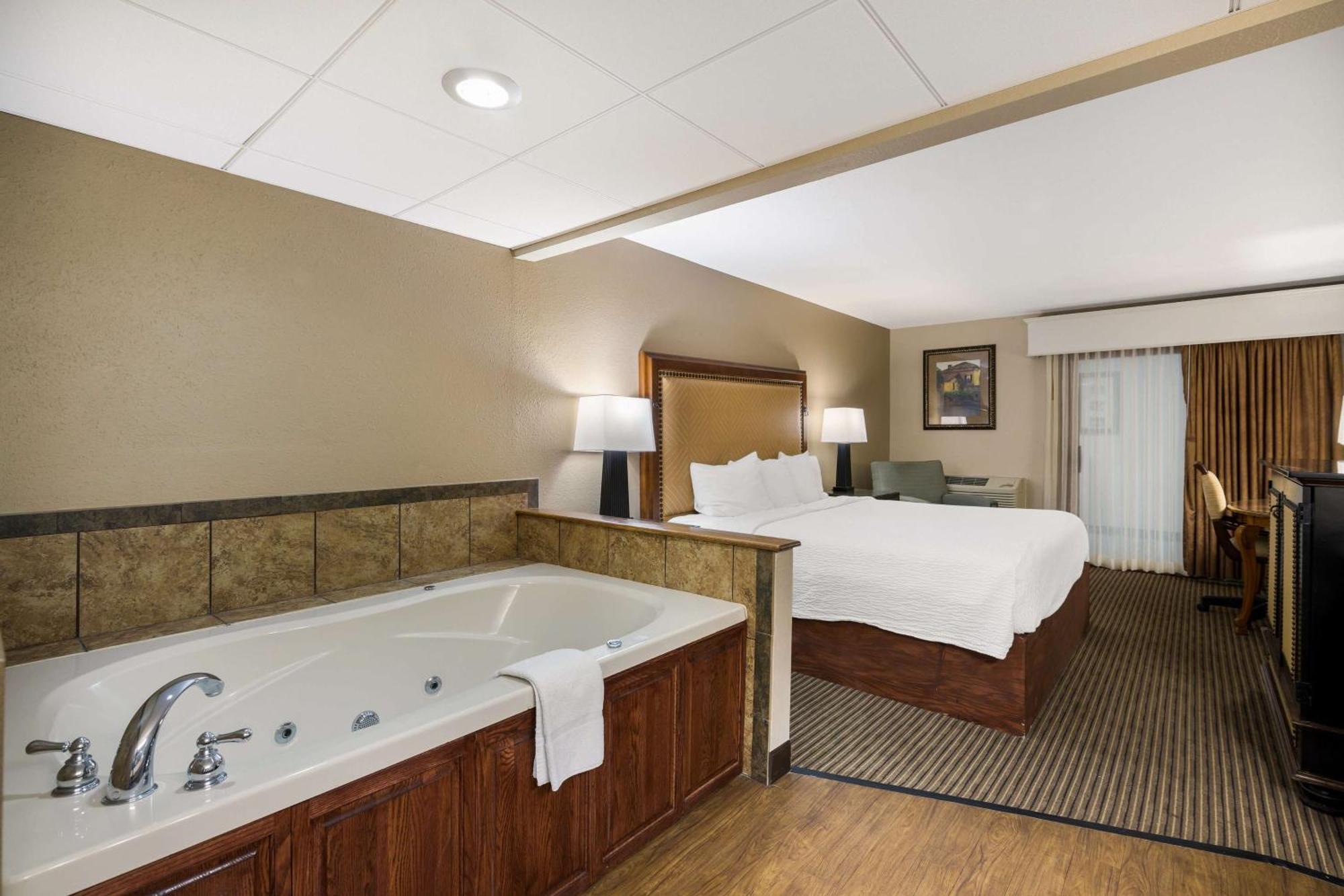 Revel Hotel Minot - Surestay Collection By Best Western المظهر الخارجي الصورة